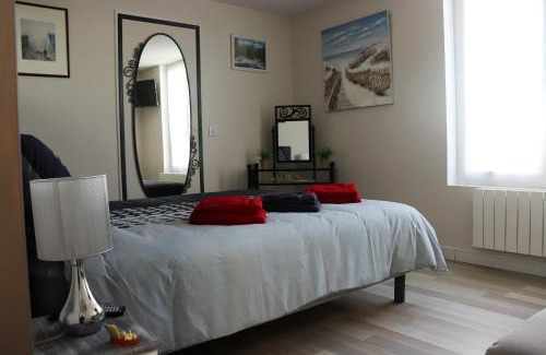 Varaville Apartment | Villa des sables avec 1 studio pour 2 personnes pouvant être complété par une chambre avec sa salle de bain et WC si 4 personnes