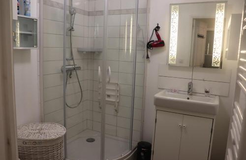 Varaville Apartment | Villa des sables avec 1 studio pour 2 personnes pouvant être complété par une chambre avec sa salle de bain et WC si 4 personnes