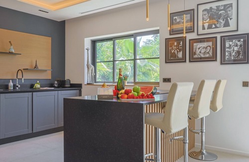 California - Pezou Villa | Villa Deva