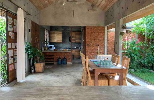 Bukit Lawang House | Villa di Bukit Lawang: LocalDailyLife, near Jungle