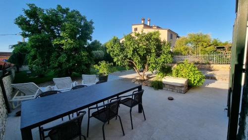 Tar-Vabriga Villa | Villa Dina
