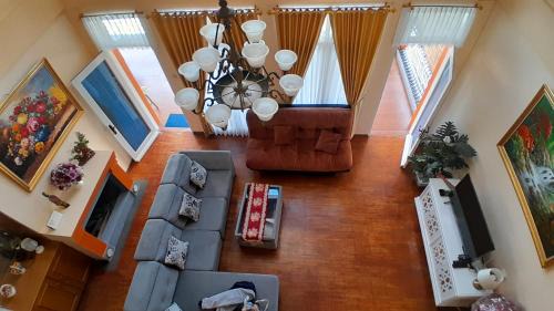 Parongpong Villa | Villa Dinar Mountain View Villa Keluarga Kapasitas 30 Orang di Lembang Dekat Dusun Bambu