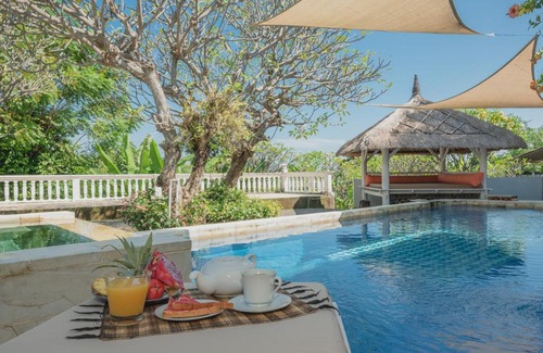 Kayu Putih Villa | Villa Dinding Batu