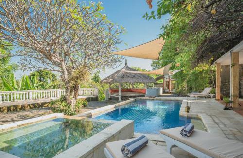 Kayu Putih Villa | Villa Dinding Batu