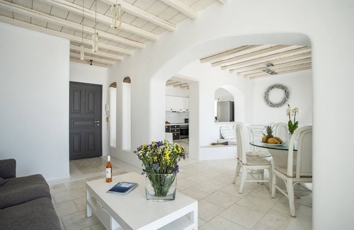 Houlakia House | Villa Dios is a Traditional and Elegant Villa in Houlakia with a Private pool