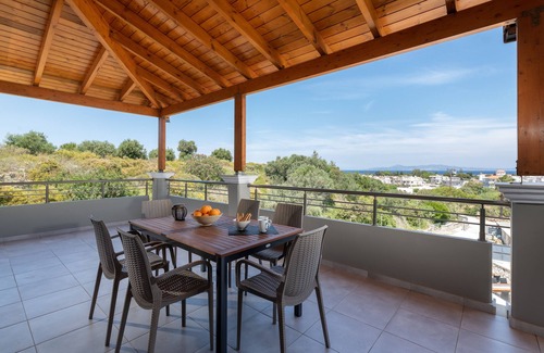 Petaloudes Apartment | Villa Divina