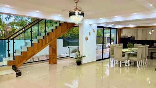 Santiago de los Caballeros Villa | Villa Colinas Verdes