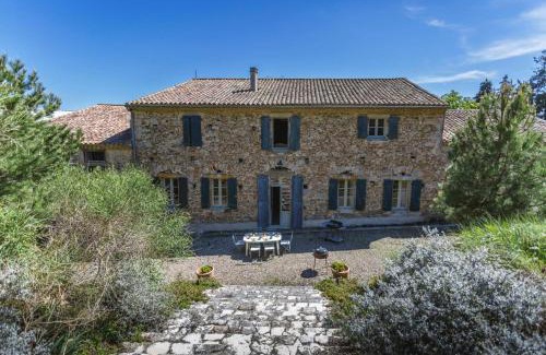 Gaja-et-Villedieu Villa | Villa Domaine Saint Roch by Villa Plus