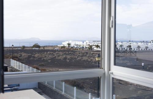 Playa Blanca Villa | Villa Dompi con vistas al mar y a Fuerteventura