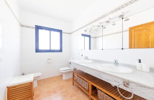 Playa Blanca Villa | Villa Dompi con vistas al mar y a Fuerteventura