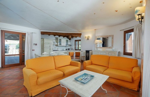 San Teodoro Villa | Villa Domus Ardea: with private pool a few steps from the beach.