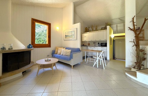 Costa Rei Villa | Villa Dorata: large garden and direct beach access