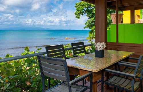 Isabel II House | Villa Dos Palmas - Beach Villa - Waves Lapping at Your Door