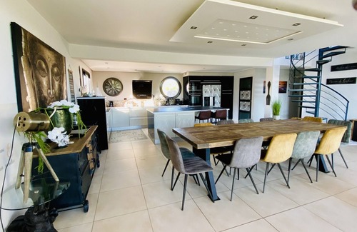 Santec Villa | VILLA DU SIECK 5* 14 p PISCINE int chau/securise Vue MER PLAGE SURF GR34 🏄‍♂️🏖