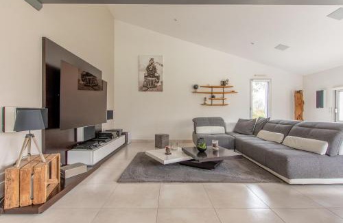 Mervent Villa | Villa DUXCAAR