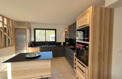 Salavas Villa | Villa Dyane, air-conditioned house with terrace and swimming pool.