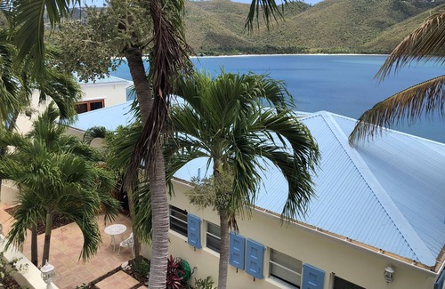 Estate Peterborg Villa | Villa Eau Claire - Magens Bay Affordable Beachfront Villa