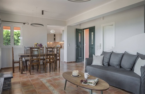 Kaligata House | VILLA EFROSSINI/LUXURY VILLA WITH PRIVATE SWIMMING POOL!