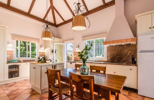 Salobrena Villa | Villa El Pino. Beautiful and spacious Spanish style villa with private pool