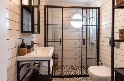 Bogazici House | Villa Elena; Özel Dizayn Tatil Evi
