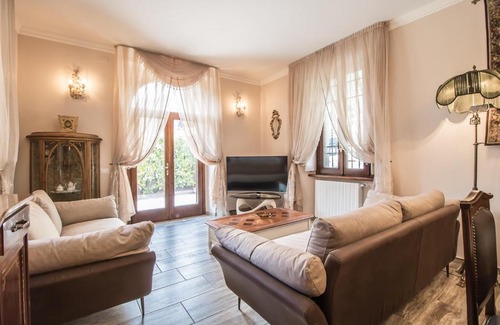 Azzano Villa | Villa Elena
