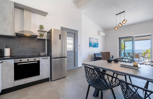 Katsimatika Villa | Villa 'Elena' with Sea View, Wi-Fi and Air Conditioning
