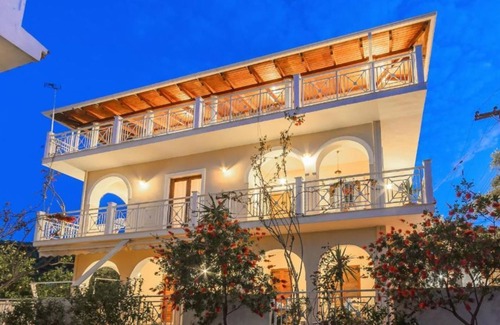 Alikanas Apartment | Villa Eleni - Open plan Suite (st Floor)