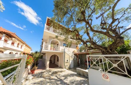 Alikanas Villa | Villa Eleni- Second Floor Maisonette