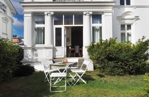 Seebad Heringsdorf Apartment | Villa Elisabeth Welle - modern furnished vacation apartment very close to the beach