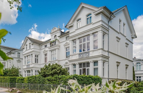 Seebad Heringsdorf Apartment | Villa Elisabeth Welle - modern furnished vacation apartment very close to the beach