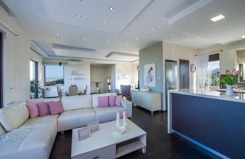 Agia Villa | Villa Elisabeth View luxurious with POOL & BBQ !