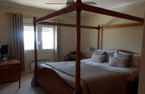 Orba Villa | Villa Elizabeth is a private detached property with private pool.