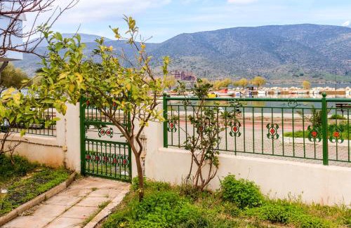 Itea House | Villa Elli 2 Beach-front villa with garden