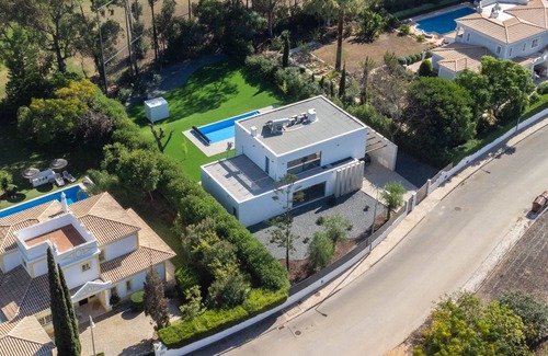 Portimao Villa | Villa Elodie Private pool, parking, free wifi. 5minutes Praia Da Rocha