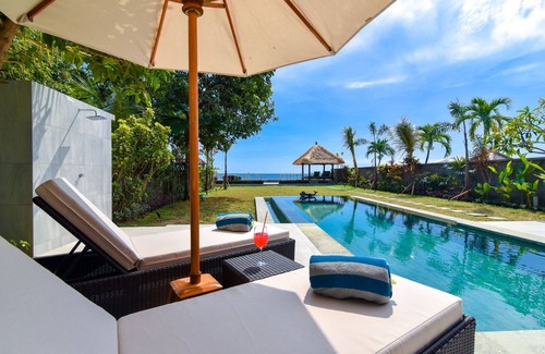 Lovina Villa | Villa Emerald - Beachfront New Build Villa