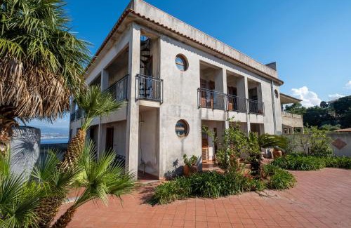 Faro Superiore Villa | Villa Emy