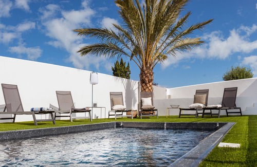 Saint-Martin-de-Re House | Villa Ernie, 2 à 4 Pers, Piscine Chauffée, 1 min Plage, 5 min Commerces, Calme