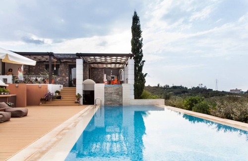 Koutouloufari Villa | Villa Erondas at Koutouloufari overlooking the Aegean Sea