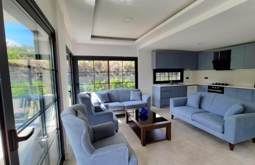 Cesme Villa | Villa ery close to sea with private pool-Merkezi konumda denize 150m özel havuzlu ev