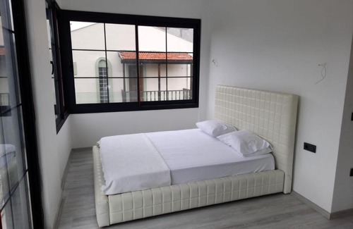 Cesme Villa | Villa ery close to sea with private pool-Merkezi konumda denize 150m özel havuzlu ev