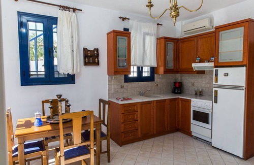 Kontos Apartment | Villa Euphoria Studio in Aegina, A' Marathonas Bay