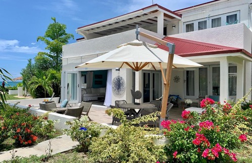 Dickenson Bay Apartment | Villa FantaSea