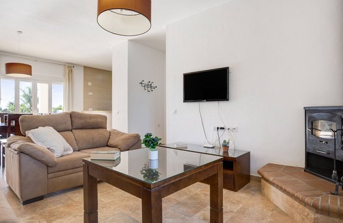 Conil de la Frontera Villa | Villa 'Fernando' with Private Pool, Private Terrace and Wi-Fi