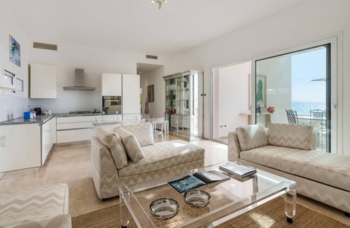 Avola Villa | Villa Festa - Private seafront villa in Sicily