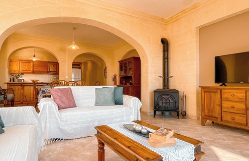 Santu Pietru Villa | Villa Fieldview - Gozo Holiday Home
