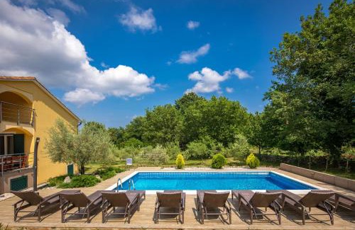 Kapelica Apartment | Villa Filleona - Happy Rentals