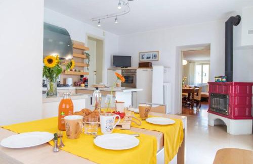 Novilara Villa | Villa Fiore nel Borgo d'Arte Novilara by Yohome