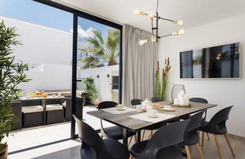 Playa Blanca Villa | Villa Flamboyan