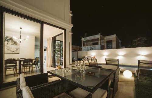 Playa Blanca Villa | Villa Flamboyan