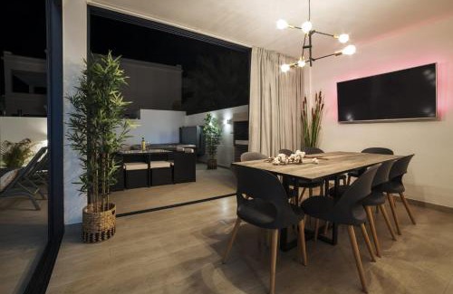 Playa Blanca Villa | Villa Flamboyan